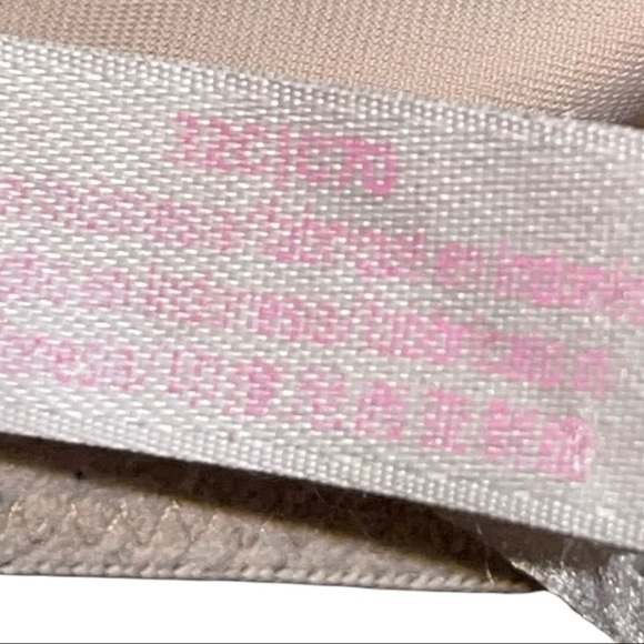 Victoria Secret Women Bra Size 32C - Picture 3 of 3